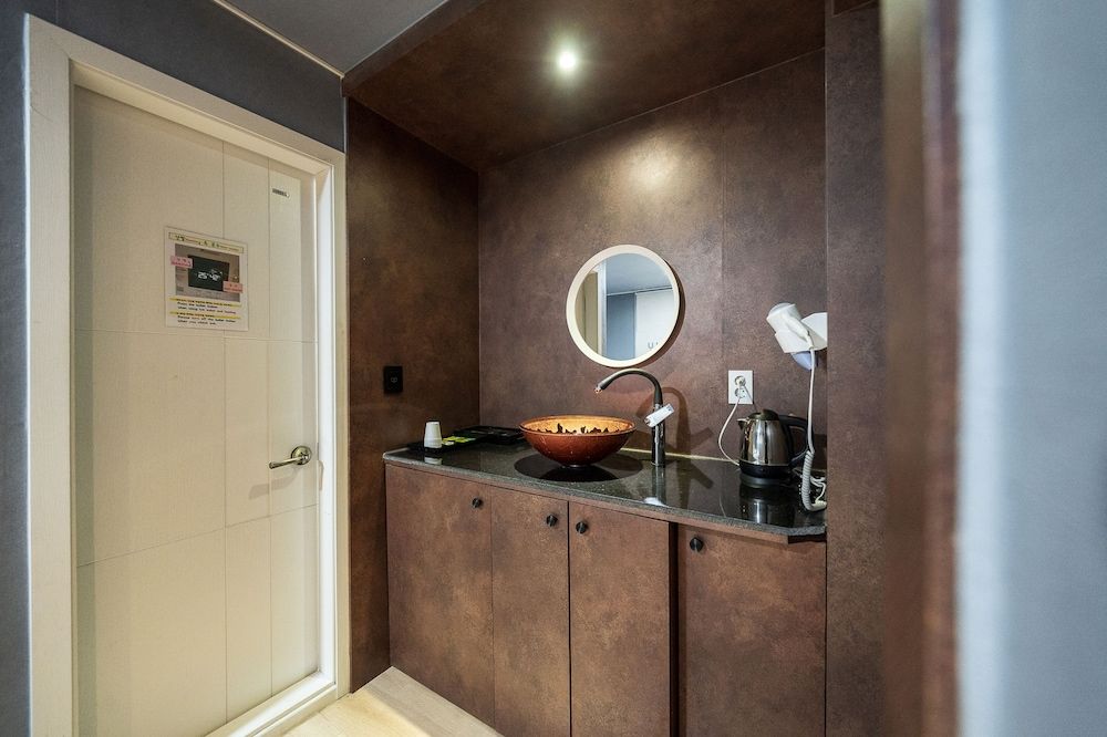 MALU Hotel Suwon Deluxe Twin Room, City View 5