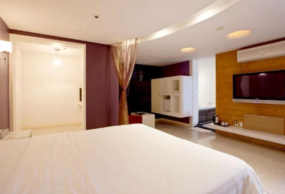 ON Smart Hotel Suite (Double) 4