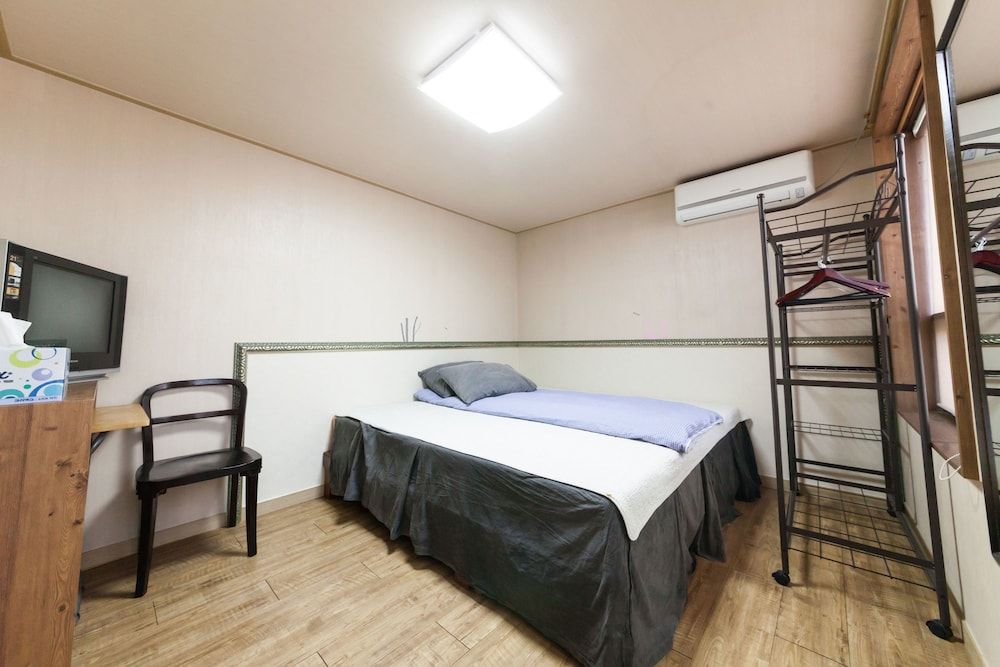 YEHADOYE Guest House Basic Double Room (Foreign Guest Only) 4