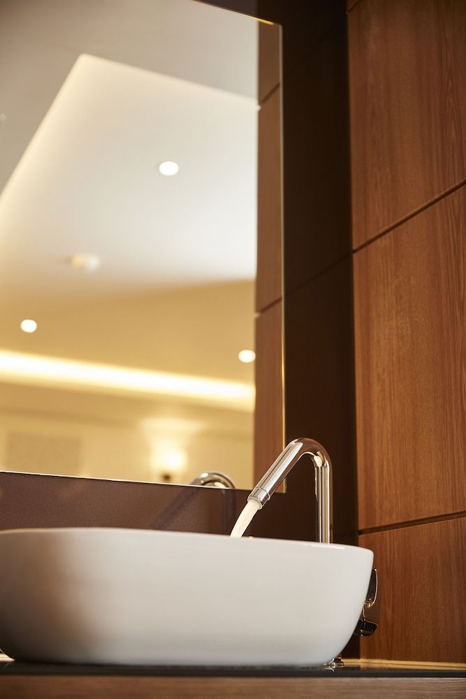 undefined Lion Hotel 8