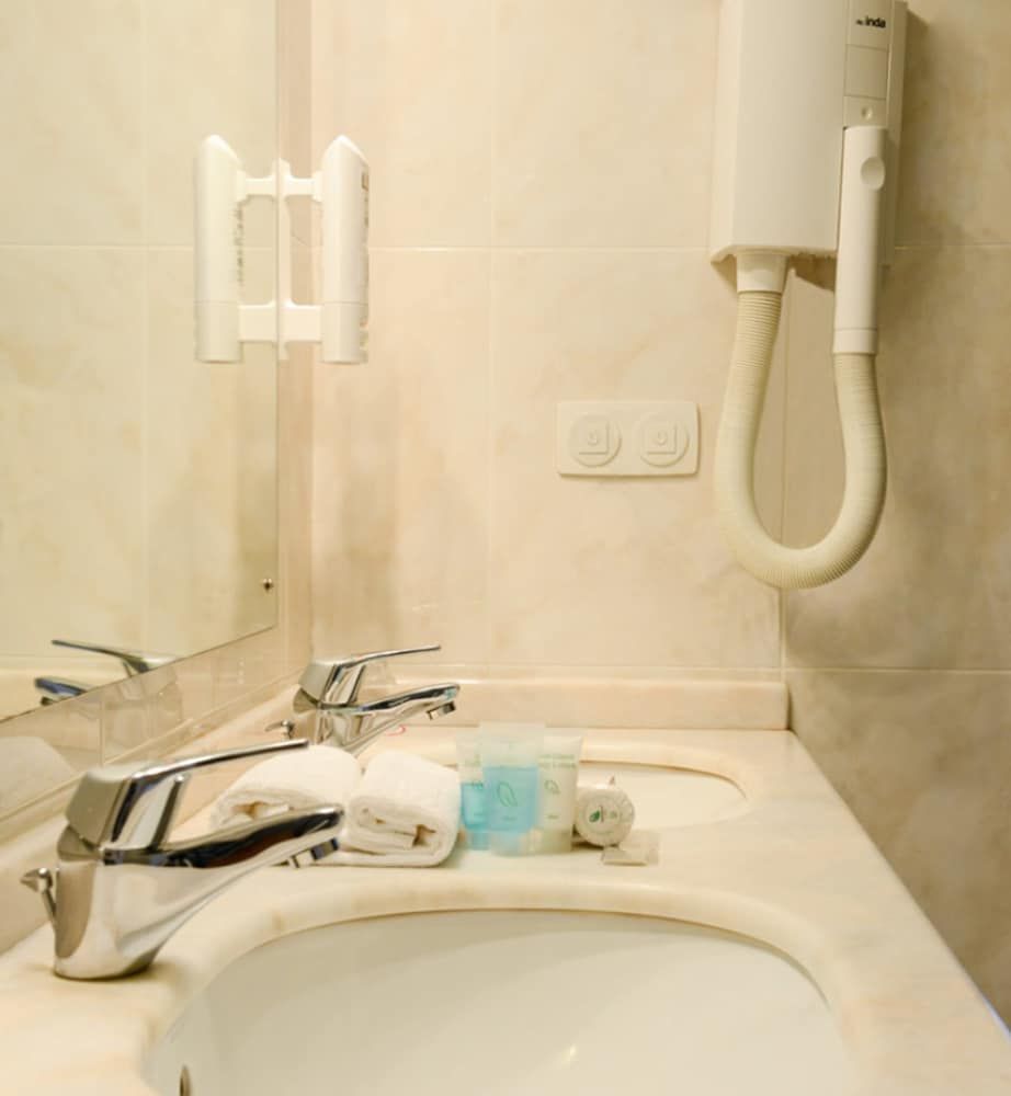 Hotel Santiago Apostol Twin Room 4