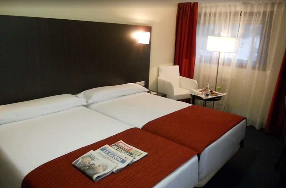 Hotel Santiago Apostol Twin Room 2