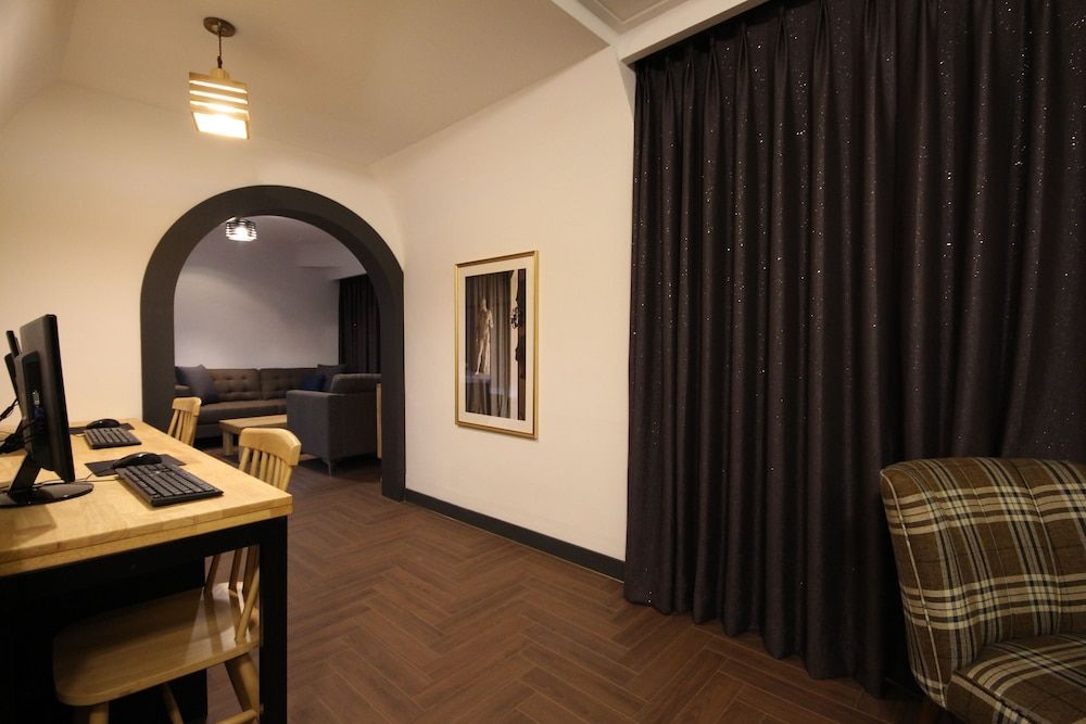 Brown Dot Hotel Jinhae Suite 7