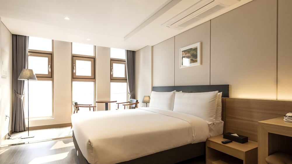 The First Stay Hotel Standard Double Room 3