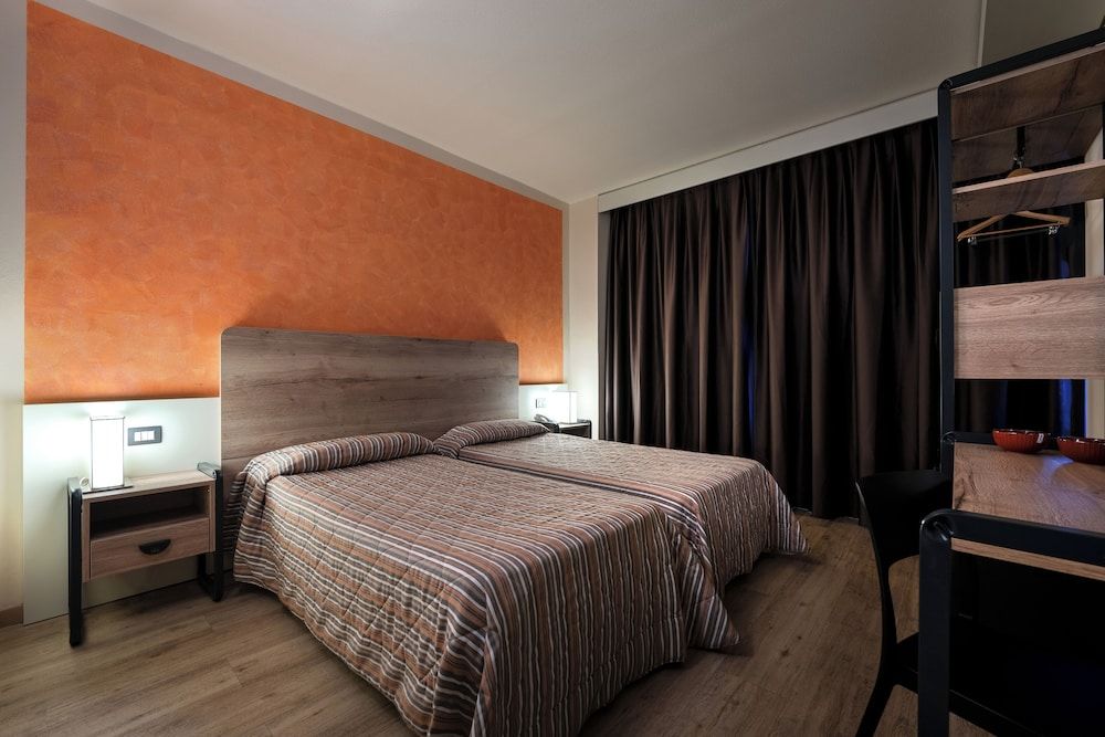 Hotel Galilei Standard Twin Room