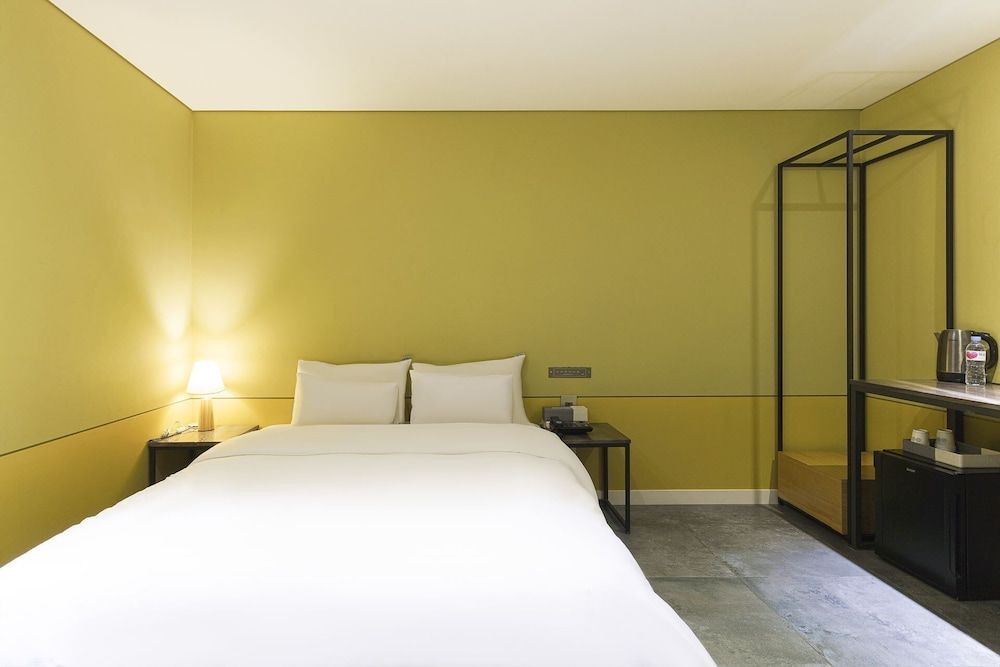 SR Design Hotel Standard Room 3