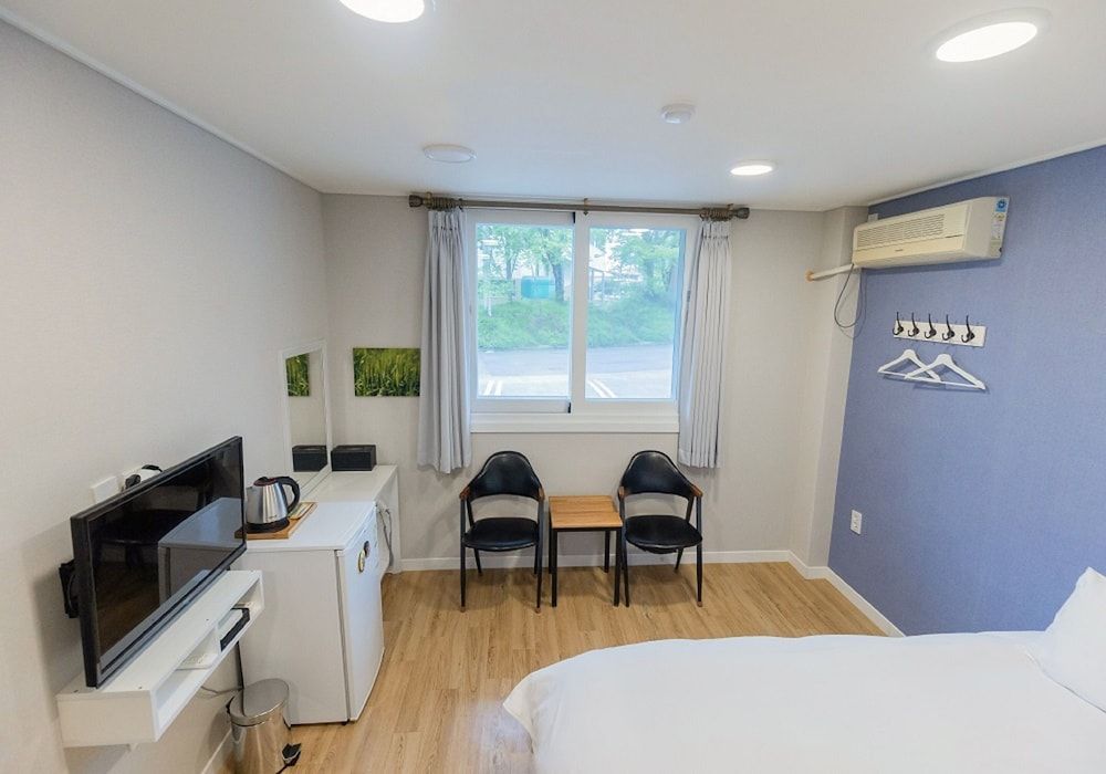 Jirisan Parkview Standard Double Room (Low Floor, No Cooking) 5