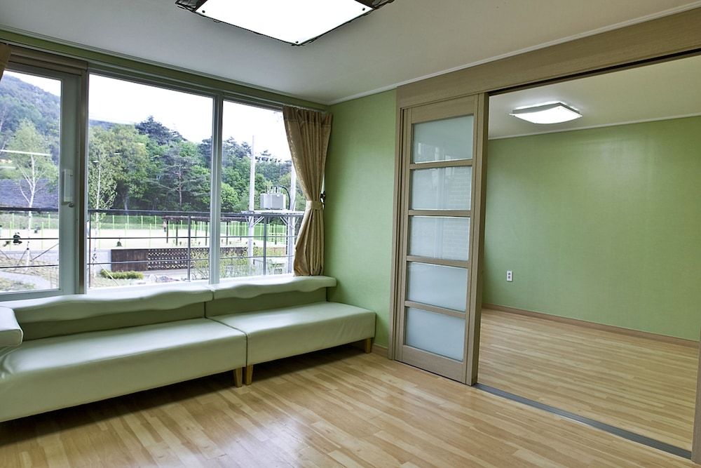 Hyundai Soo Resort Hoengseong White Family Room 5