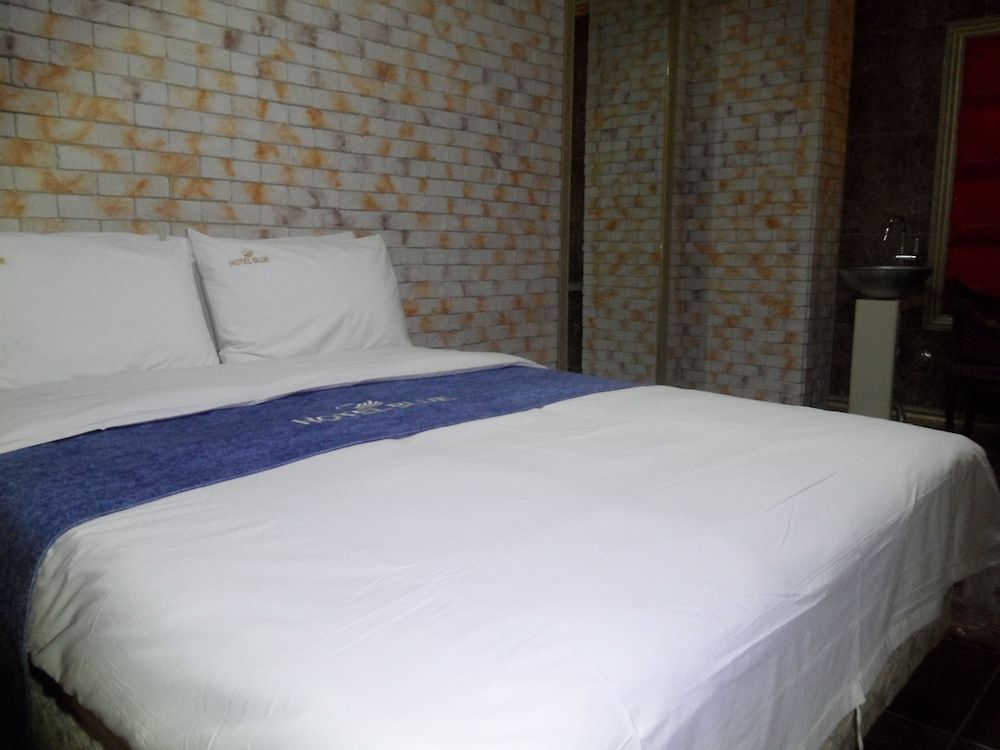 Songdo Blue Hotel Deluxe Room, City View 9