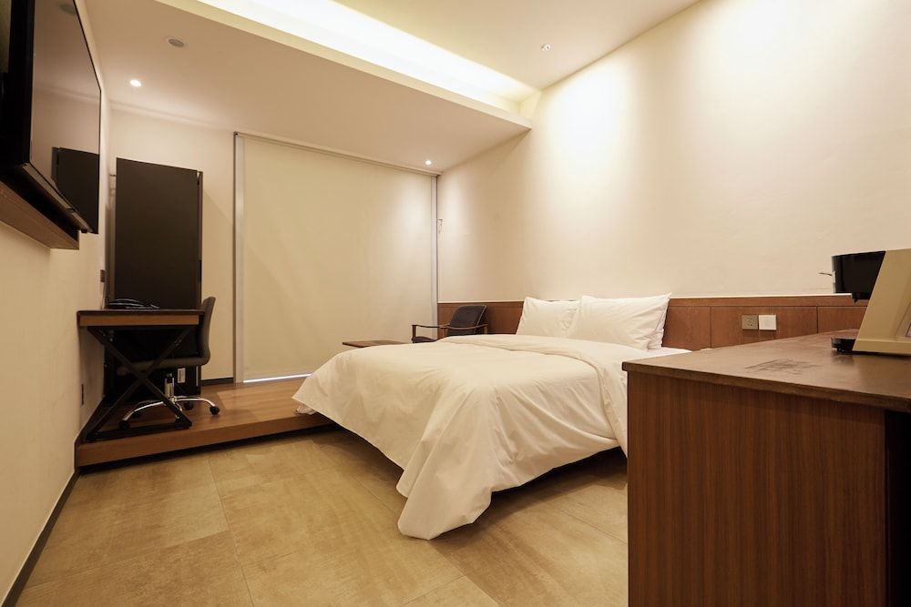 Allee Hotel Deluxe Double Room (Over 36 month old surcharge 20000 KRW, Breakfast Included ) 16