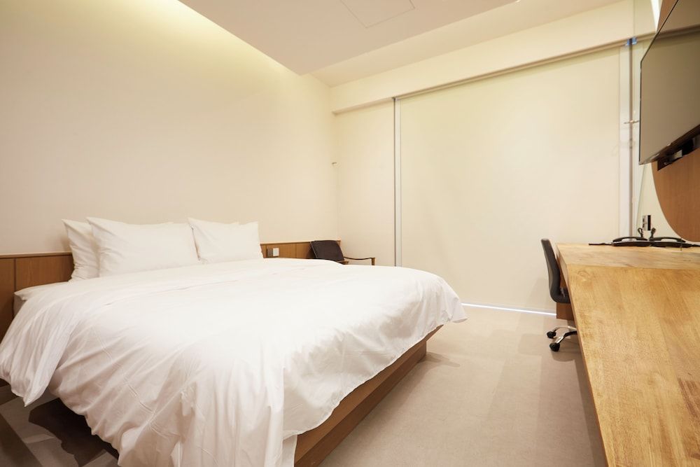 Allee Hotel Deluxe Double Room (Over 36 month old surcharge 20000 KRW, Breakfast Included ) 6