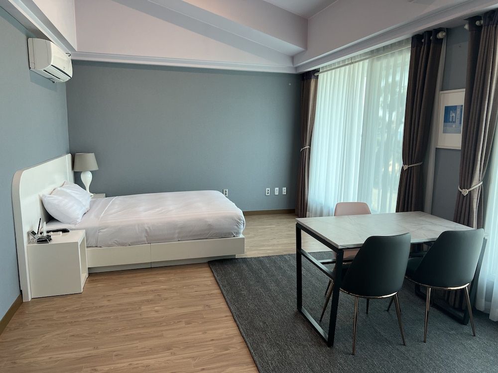 Pinebeach Hotel Pohang Deluxe Room (Cooking not allowed, prohibited from brining crab & seafood) 2