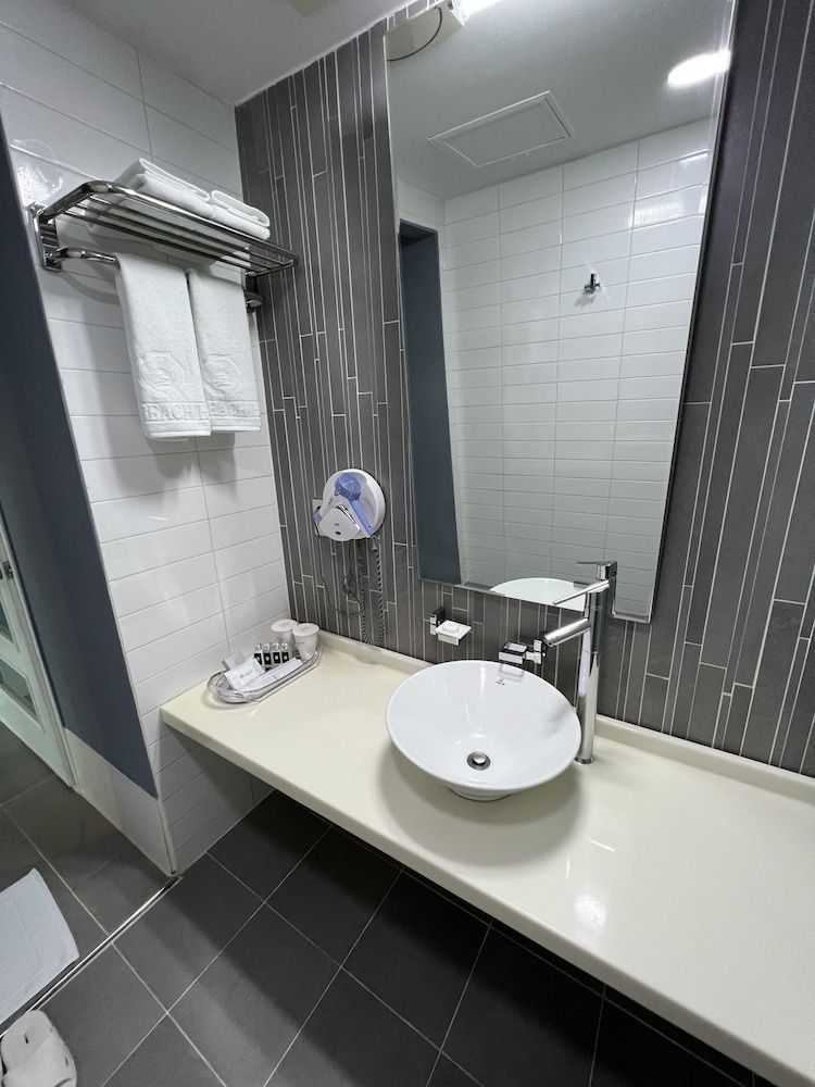 Pinebeach Hotel Pohang Deluxe Room (Cooking not allowed, prohibited from brining crab & seafood) 7