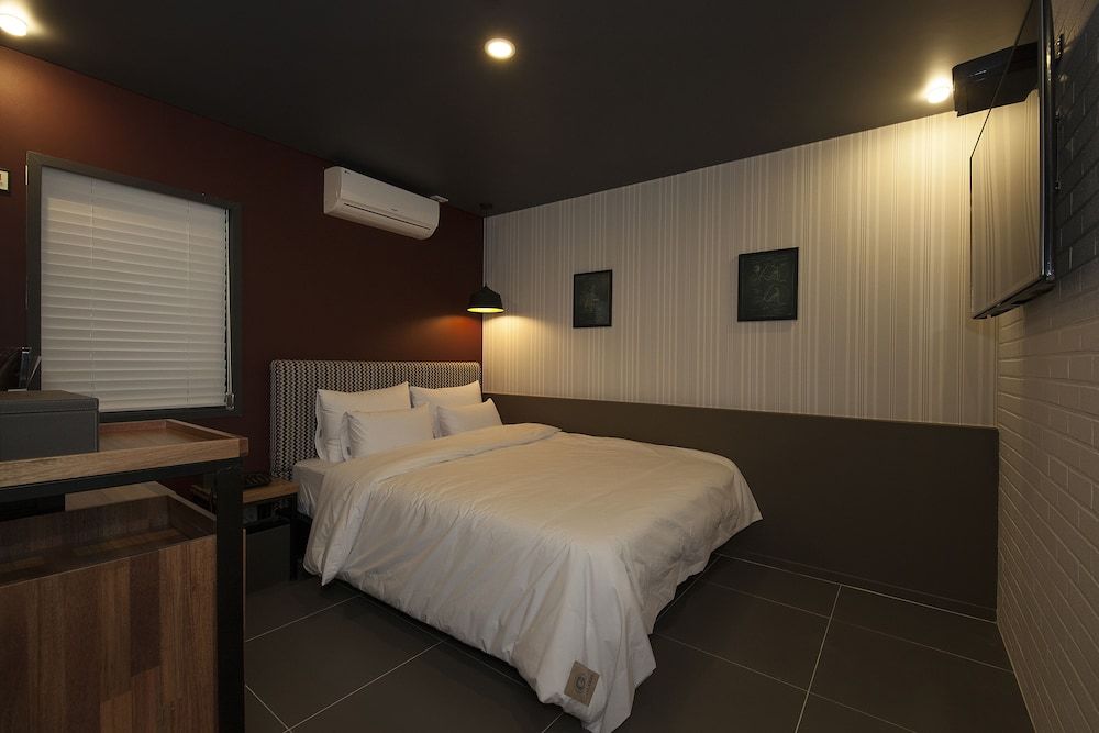 undefined Hotel Gray 2