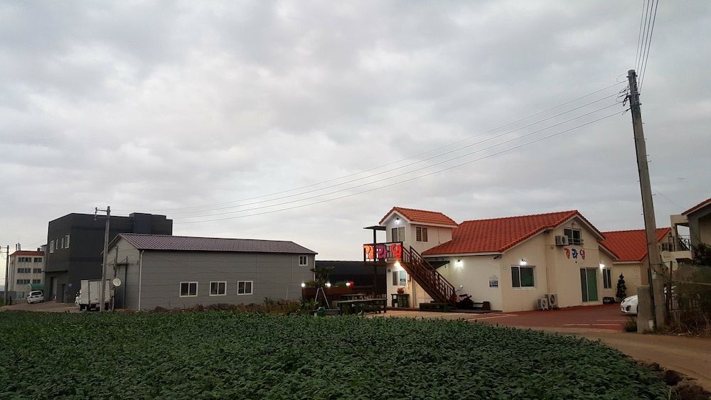 undefined Gillime Pension 5