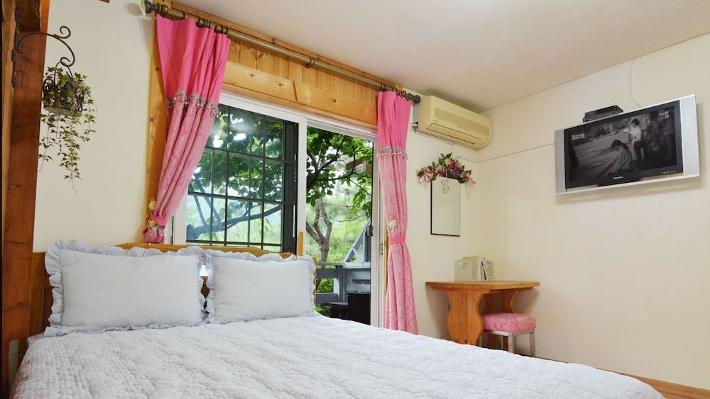 Sicily Pension Family Double or Twin Room 4