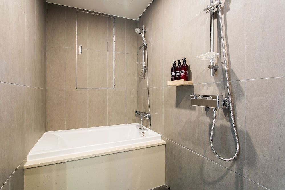 H Avenue Hotel Sungshin Premium Double Room 12