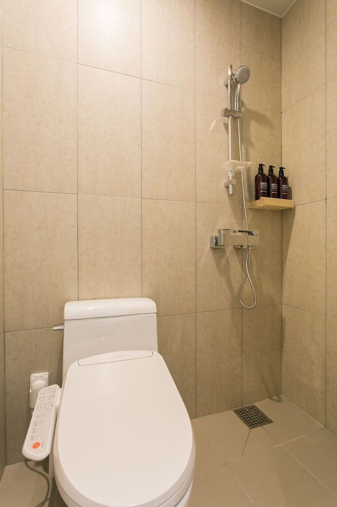 H Avenue Hotel Sungshin Standard Double Room 5