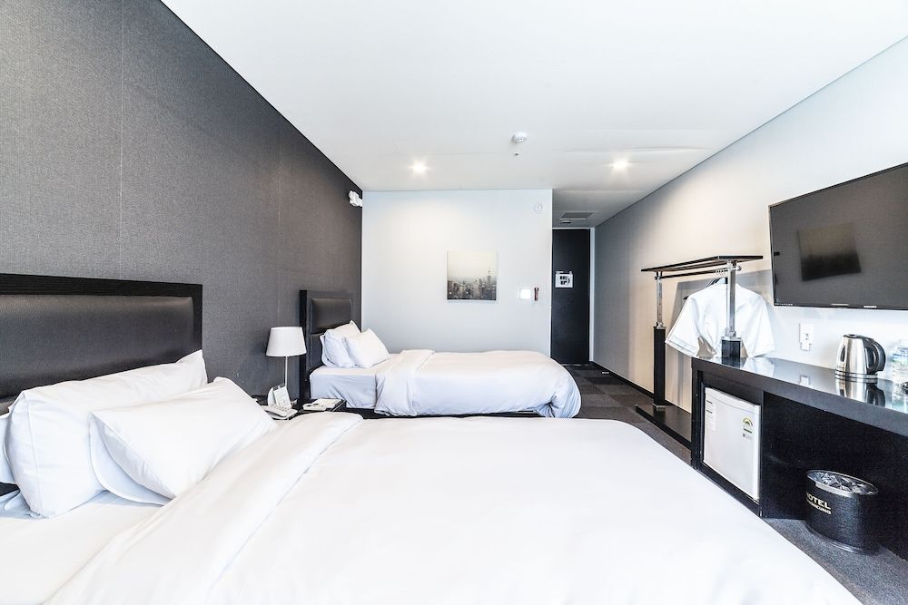 Gangneung Tourist Hotel Twin Room 3