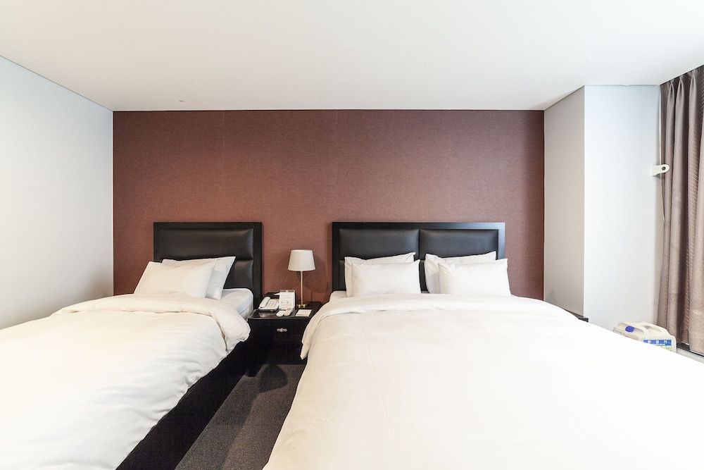 Gangneung Tourist Hotel Triple Room 3