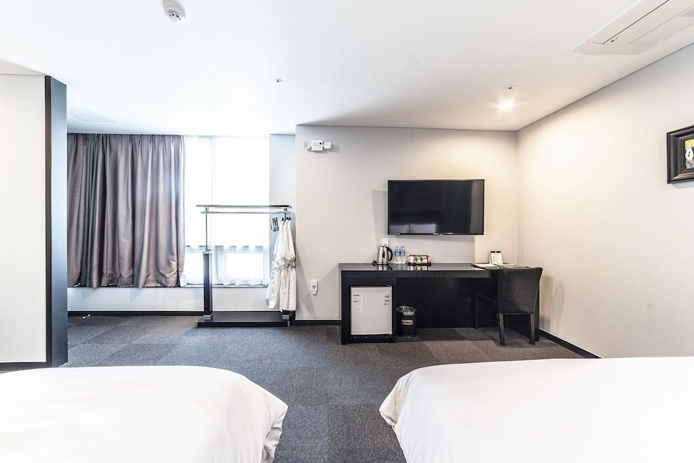 Gangneung Tourist Hotel Triple Room