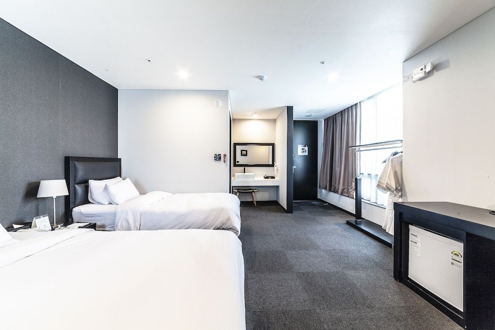 Gangneung Tourist Hotel Triple Room 2