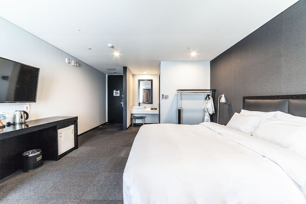 Gangneung Tourist Hotel Double Room 4