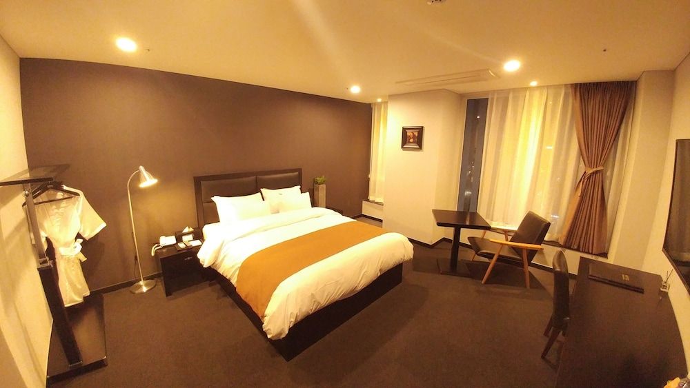 Gangneung Tourist Hotel Double Room 6