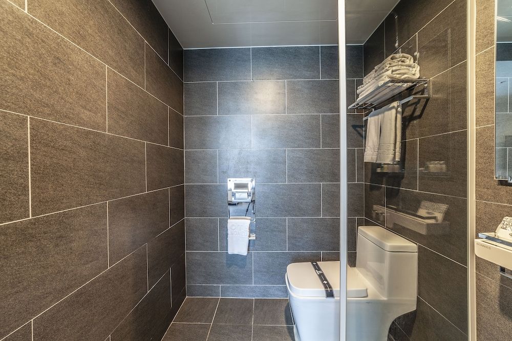 Gangneung Tourist Hotel Triple Room 9