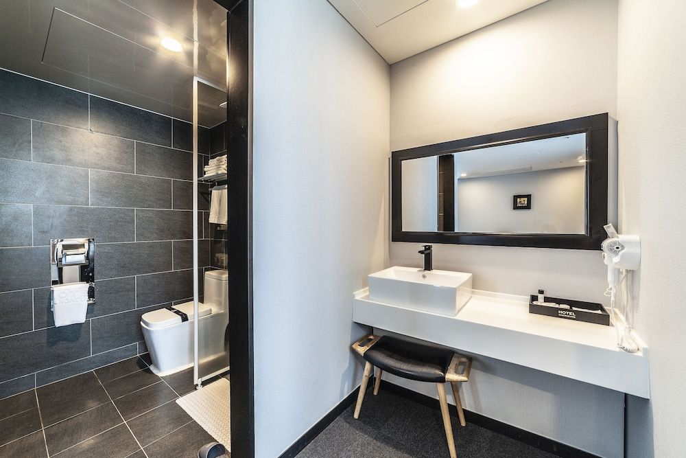 Gangneung Tourist Hotel Triple Room 8