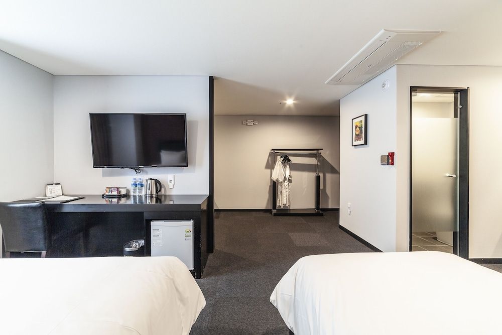 Gangneung Tourist Hotel Triple Room 5