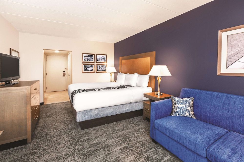Room, 1 King Bed, Accessible, Non Smoking (Mobility Accessible)