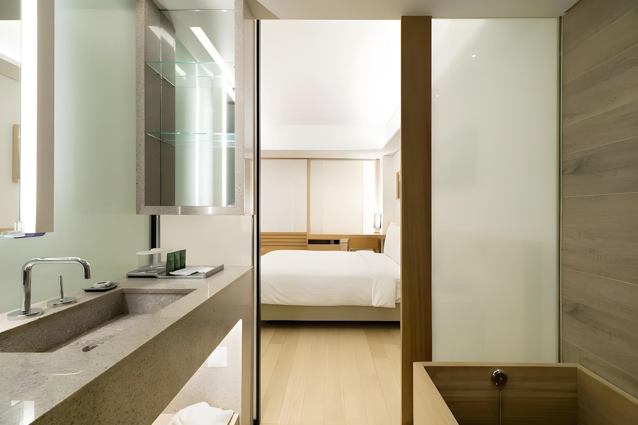 Deluxe High Floor Double Room