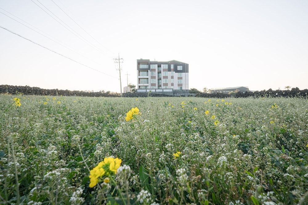 undefined O2heal Resort 5