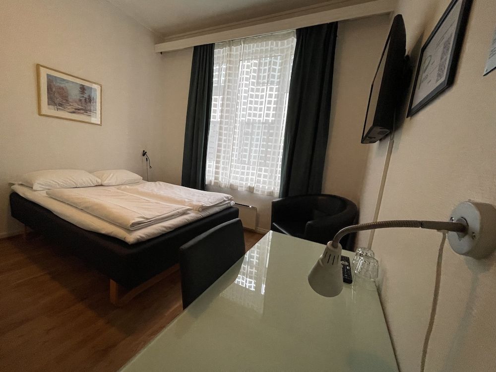 P-hotels Oslo Small Double Room (140 cm double bed)