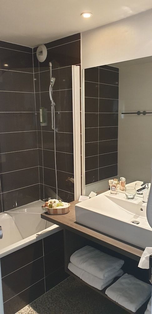 Best Western Alexander Park Chambéry Suite, 1 King Bed, Non Smoking 6