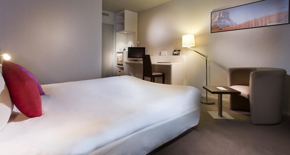 Best Western Alexander Park Chambéry Standard Room, 1 Queen Bed 4