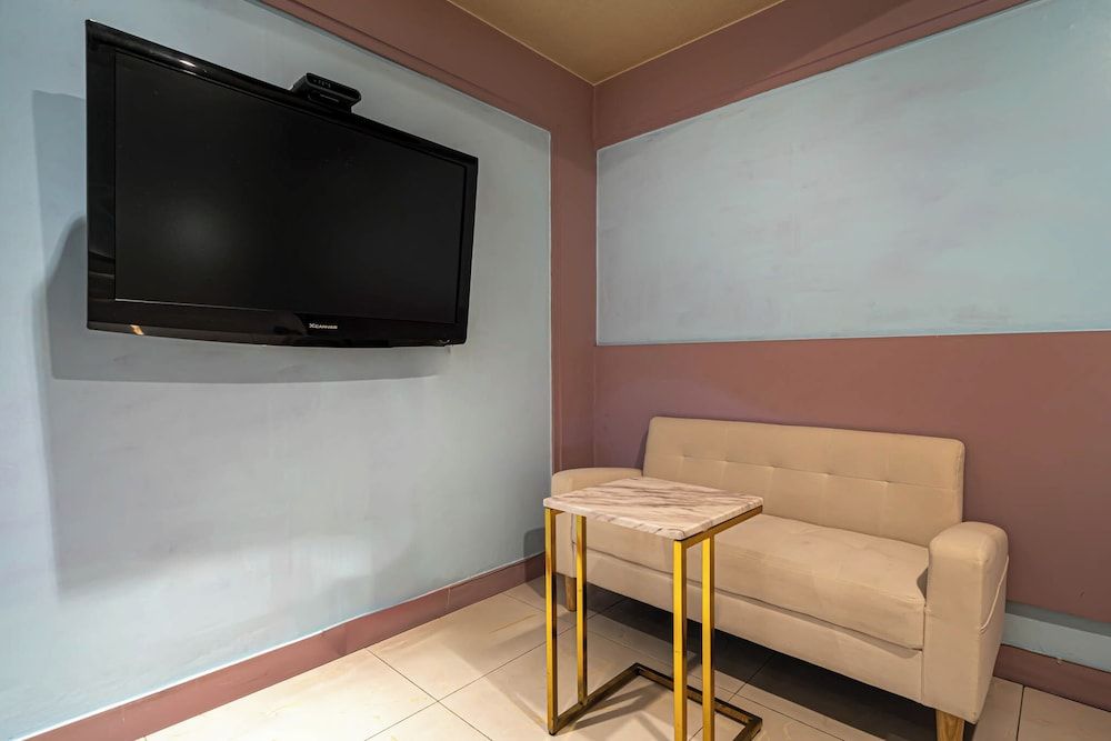 Sense Motel Standard Double Room 12