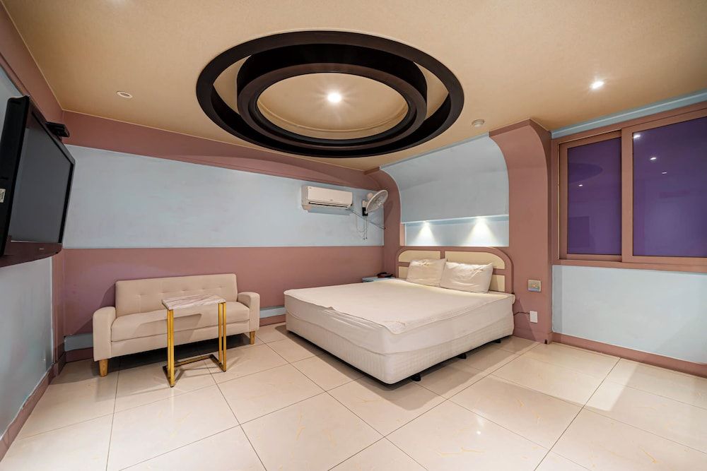 Sense Motel Standard Double Room 4