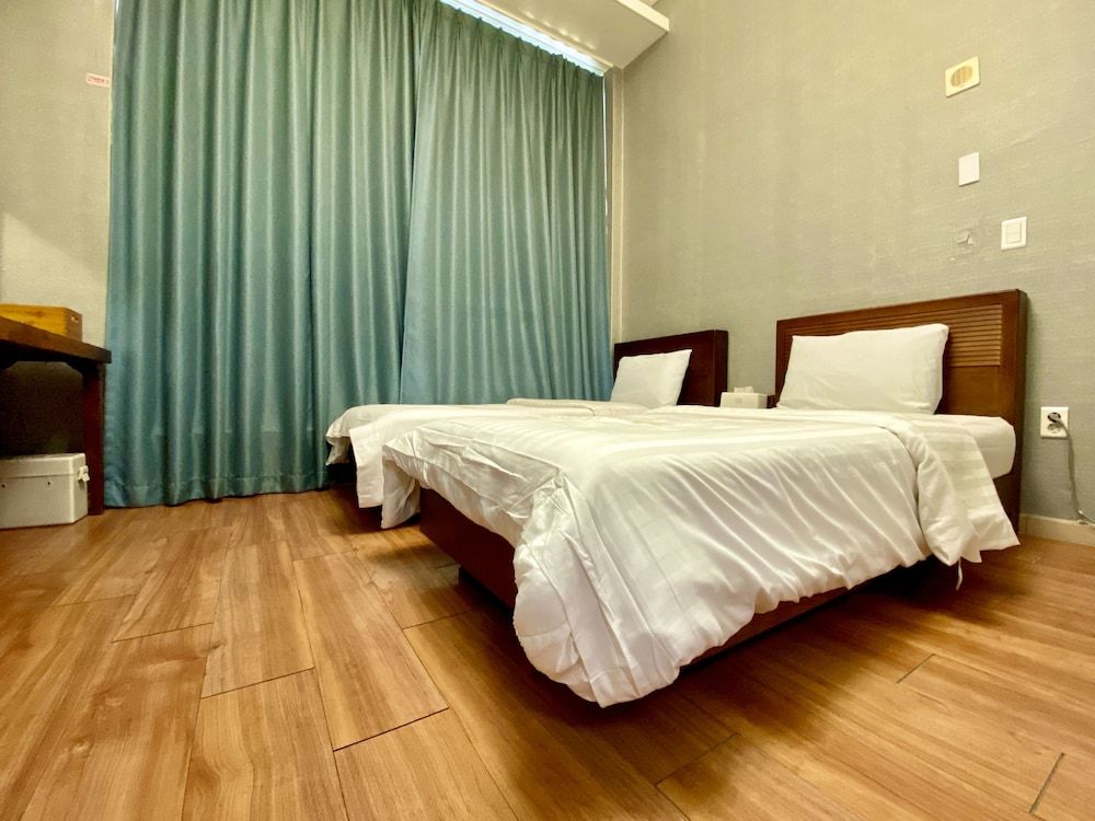 Myeongdong Merlin Hotel Deluxe Twin Room 2