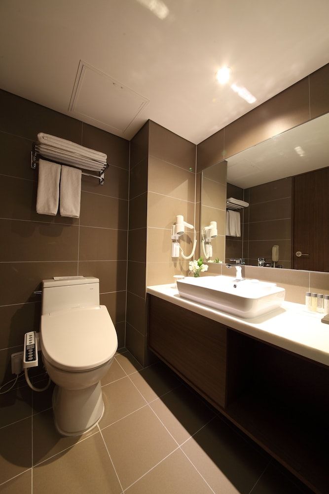 Avon Hotel Deluxe Ondol Room 2