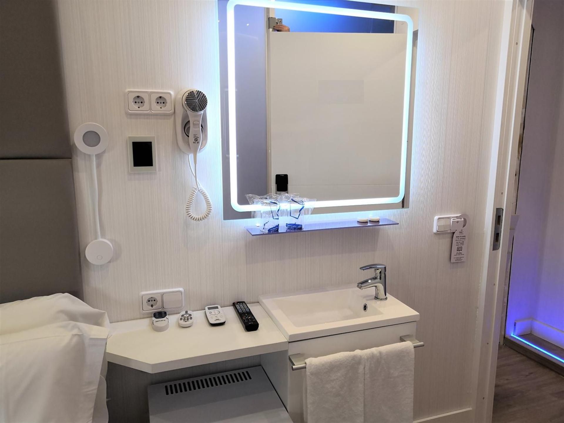 undefined Erase un Hotel 6