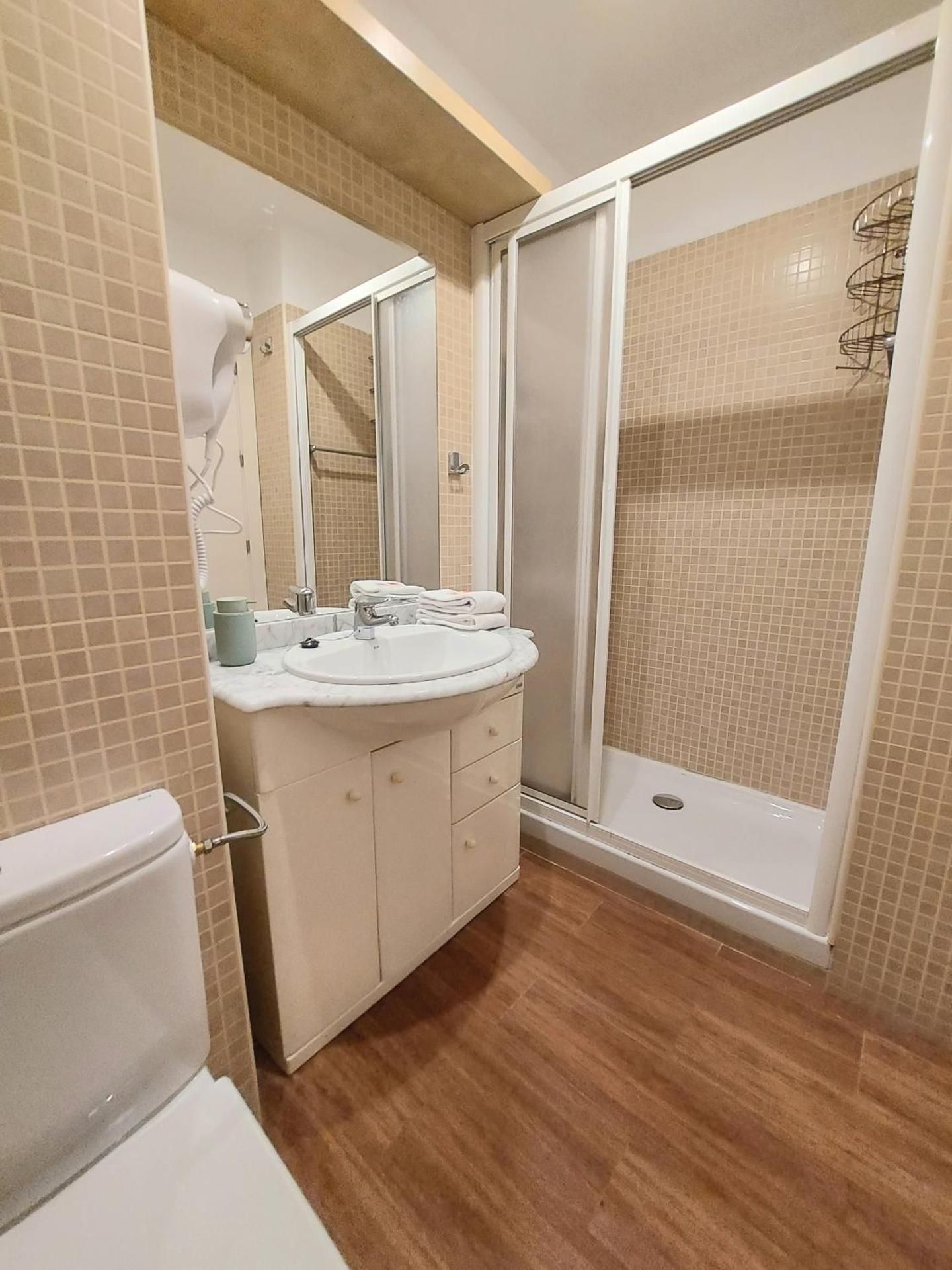 undefined Erase un Hotel 8