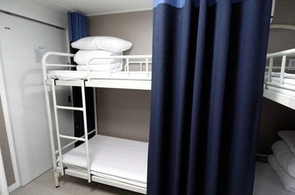 undefined Lombard House - Hostel 8