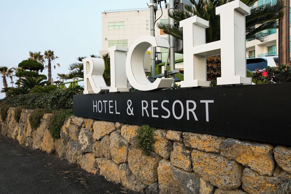 undefined Rich Hotel 10