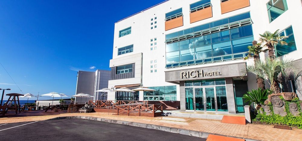 undefined Rich Hotel 2