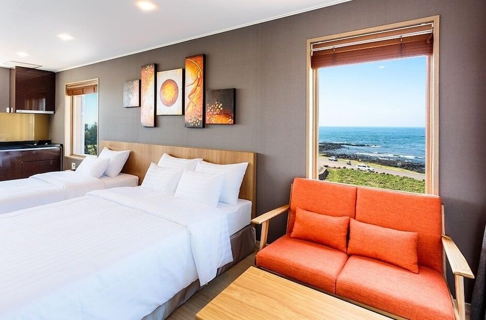 undefined Rich Hotel 3