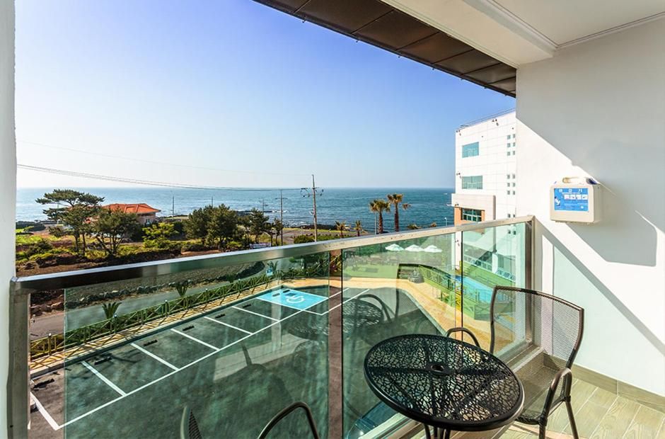 Rich Hotel Superior Twin Room 5