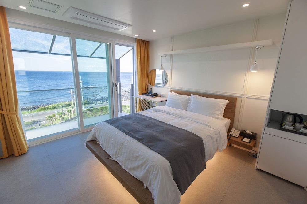 undefined Rich Hotel 4