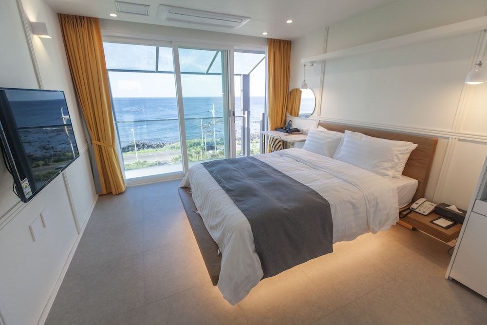 undefined Rich Hotel 10